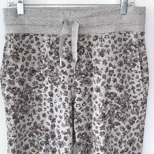 NWOT Athleta Balance Joggers Gray Leopard Print Sz S $118